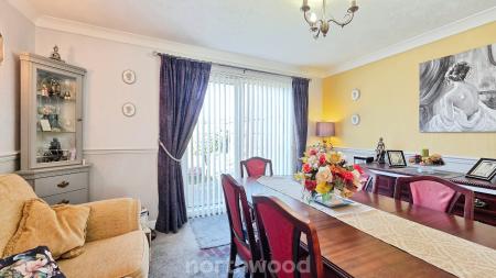 3 bedroom Semi-detached bungalow for sale in Greenfield Close, Armthorpe, Doncaster, DN3