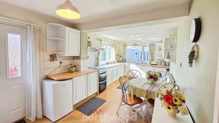 3 bedroom Semi-detached bungalow for sale in Greenfield Close, Armthorpe, Doncaster, DN3