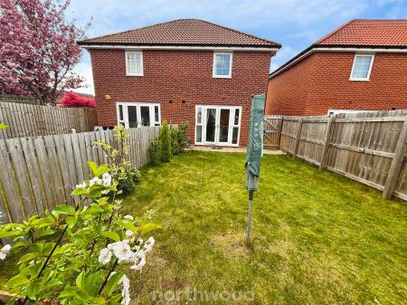 2 bedroom Semi-detached house to let in Farleigh Drive, Harworth, Doncaster, DN11