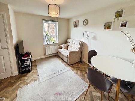 2 bedroom Semi-detached house to let in Farleigh Drive, Harworth, Doncaster, DN11