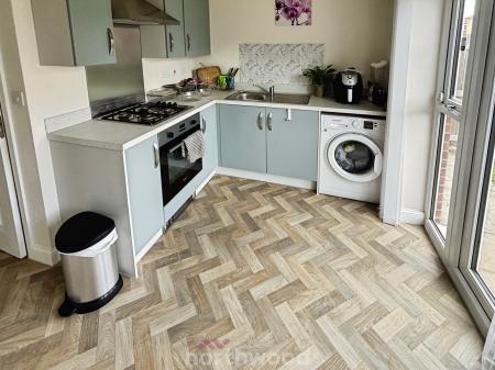 2 bedroom Semi-detached house to let in Farleigh Drive, Harworth, Doncaster, DN11