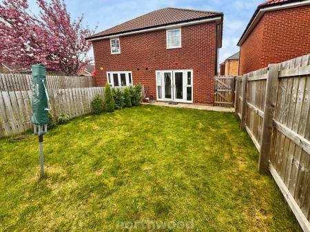 2 bedroom Semi-detached house to let in Farleigh Drive, Harworth, Doncaster, DN11