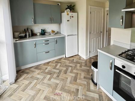 2 bedroom Semi-detached house to let in Farleigh Drive, Harworth, Doncaster, DN11