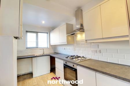 2 bedroom Terraced House to let in Cross Bank, Balby, Doncaster, DN4