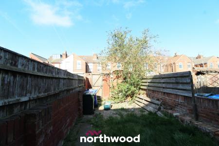 2 bedroom Terraced House to let in Cross Bank, Balby, Doncaster, DN4
