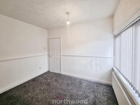 3 bedroom Terraced House to let in Asquith Road, Bentley, Doncaster, DN5