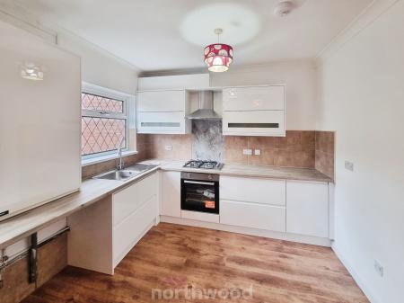 3 bedroom Terraced House to let in Asquith Road, Bentley, Doncaster, DN5