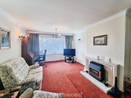 2 bedroom Bungalow for sale in Park Lane, Bessacarr, Doncaster, DN4