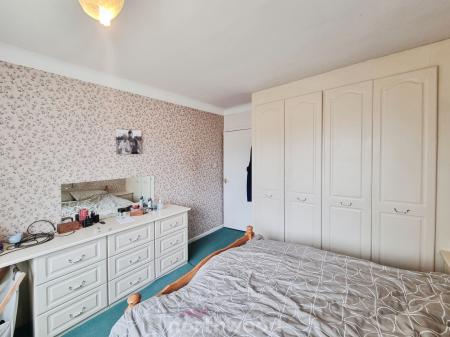 2 bedroom Bungalow for sale in Park Lane, Bessacarr, Doncaster, DN4