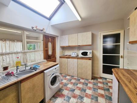 2 bedroom Bungalow for sale in Park Lane, Bessacarr, Doncaster, DN4