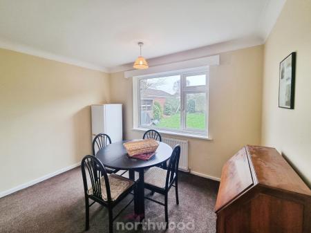2 bedroom Bungalow for sale in Park Lane, Bessacarr, Doncaster, DN4
