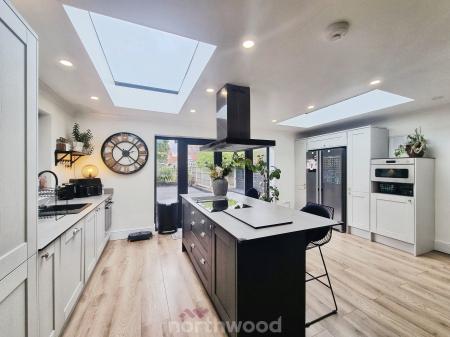 3 bedroom Semi-detached house for sale in Raymond Road, Scawthorpe, Doncaster, DN5