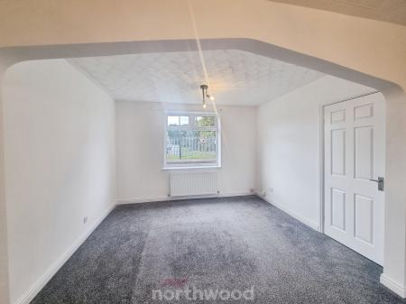 3 bedroom Semi-detached house to let in Cow House Lane, Armthorpe, Doncaster, DN3