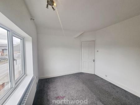 3 bedroom Semi-detached house to let in Cow House Lane, Armthorpe, Doncaster, DN3