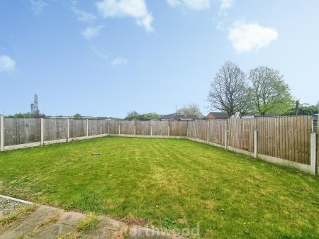 3 bedroom Semi-detached house to let in Cow House Lane, Armthorpe, Doncaster, DN3