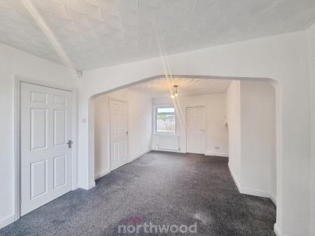 3 bedroom Semi-detached house to let in Cow House Lane, Armthorpe, Doncaster, DN3