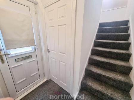 3 bedroom Semi-detached house to let in Cow House Lane, Armthorpe, Doncaster, DN3