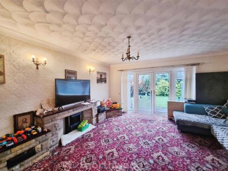 2 bedroom Bungalow for sale in Whitton Close, Bessacarr, Doncaster, DN4