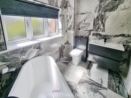 4 bedroom Detached house for sale in Bawtry Road, Bessacarr, Doncaster, DN4