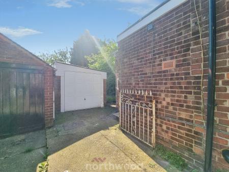3 bedroom Semi-detached house for sale in Hardy Road, Wheatley, Doncaster, DN2