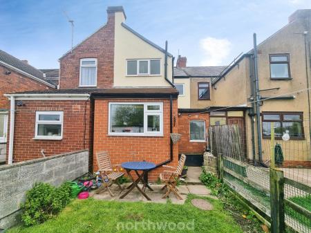 3 bedroom Terraced House for sale in Selby Road, Askern, Doncaster, DN6