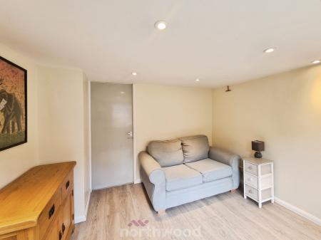 3 bedroom Terraced House for sale in Selby Road, Askern, Doncaster, DN6