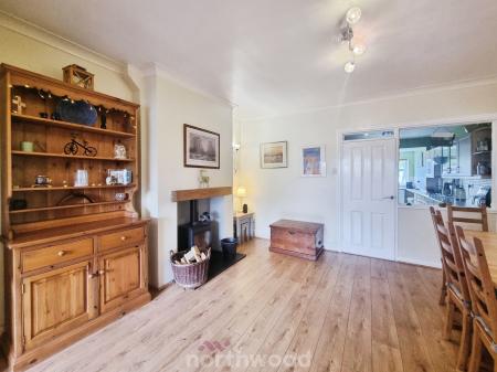 3 bedroom Terraced House for sale in Selby Road, Askern, Doncaster, DN6