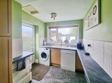 3 bedroom Terraced House for sale in Selby Road, Askern, Doncaster, DN6