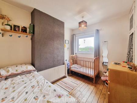 3 bedroom Terraced House for sale in Selby Road, Askern, Doncaster, DN6