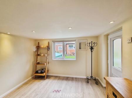 3 bedroom Terraced House for sale in Selby Road, Askern, Doncaster, DN6