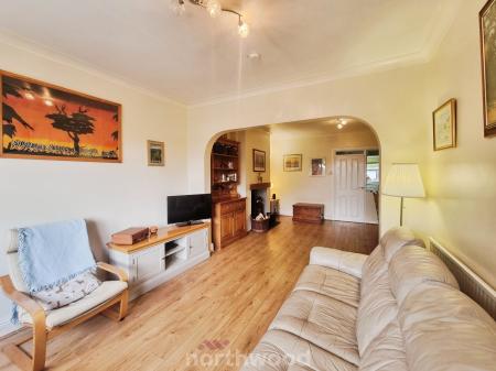 3 bedroom Terraced House for sale in Selby Road, Askern, Doncaster, DN6