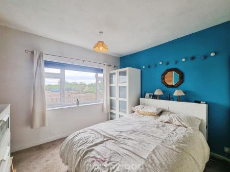 3 bedroom Terraced House for sale in Selby Road, Askern, Doncaster, DN6