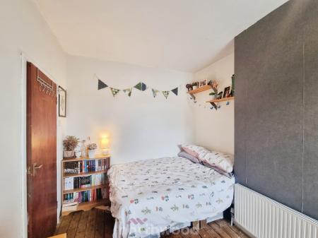 3 bedroom Terraced House for sale in Selby Road, Askern, Doncaster, DN6