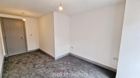 1 bedroom Flat to let in Portland Place, Doncaster, DN1