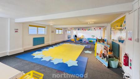 1 bedroom Commercial Property to let in Woodfield Road, Balby, Doncaster, DN4
