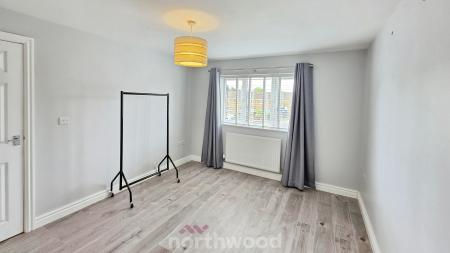 3 bedroom Semi-detached house to let in East View, Campsall, Doncaster, DN6