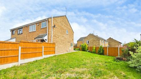 3 bedroom Semi-detached house to let in East View, Campsall, Doncaster, DN6