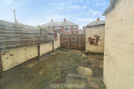 2 bedroom Terraced House to let in Regent Street, Balby, Doncaster, DN4