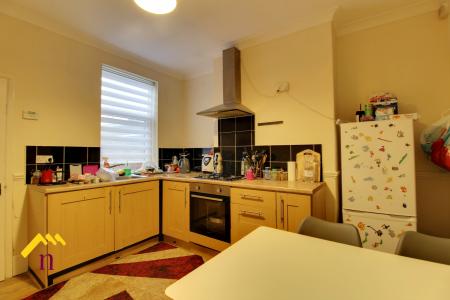 2 bedroom Terraced House to let in Gladstone Road, Hexthorpe, Doncaster, DN4