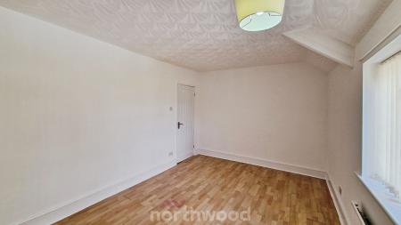 3 bedroom Terraced House to let in Warren Close, Intake, Doncaster, DN2