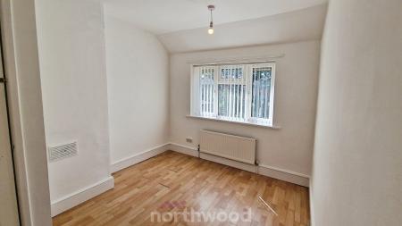 3 bedroom Terraced House to let in Warren Close, Intake, Doncaster, DN2