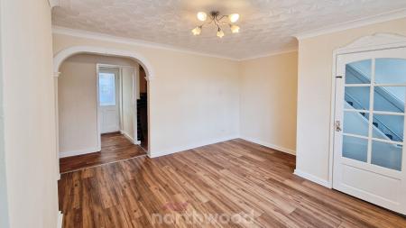 3 bedroom Terraced House to let in Warren Close, Intake, Doncaster, DN2