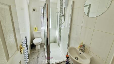 3 bedroom Terraced House to let in Warren Close, Intake, Doncaster, DN2