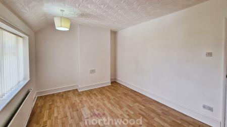 3 bedroom Terraced House to let in Warren Close, Intake, Doncaster, DN2