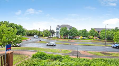 2 bedroom Flat to let in Lakeside Boulevard, Lakeside, Doncaster, DN4