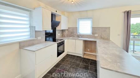 2 bedroom Flat to let in Lakeside Boulevard, Lakeside, Doncaster, DN4