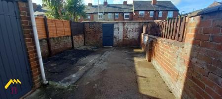 2 bedroom Terraced House to let in Wrightson Avenue, Warmsworth, Doncaster, DN4