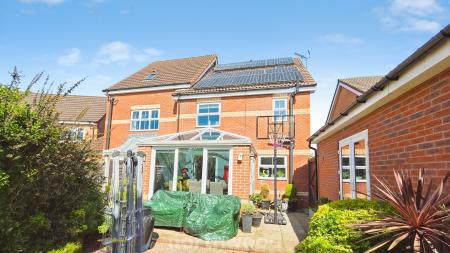 4 bedroom Semi-detached house for sale in Vulcan Mews, Auckley, Doncaster, DN9