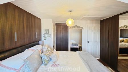 4 bedroom Semi-detached house for sale in Vulcan Mews, Auckley, Doncaster, DN9