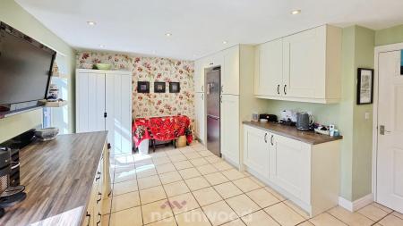 4 bedroom Semi-detached house for sale in Vulcan Mews, Auckley, Doncaster, DN9